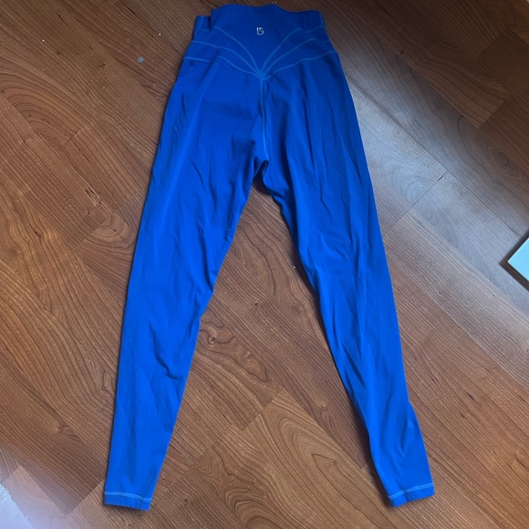 BuffBunny Sonic Blue Crossover Leggings - Picture 2 of 7